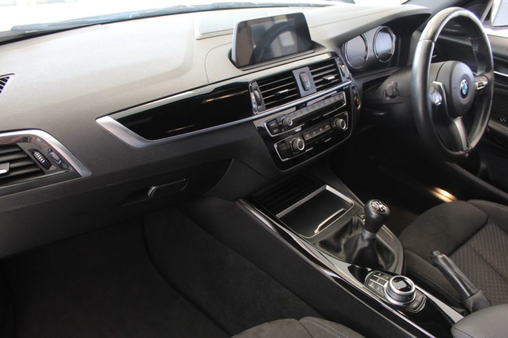 Used_2017_BLACK_BMW_1-SERIES_1