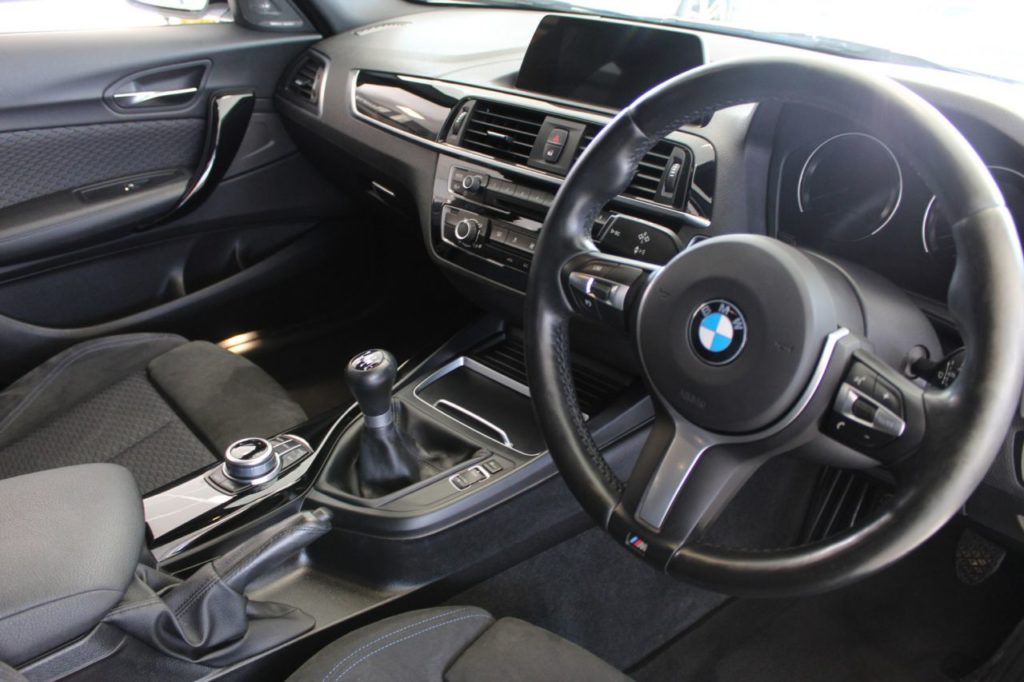 Used_2017_BLACK_BMW_1-SERIES_1