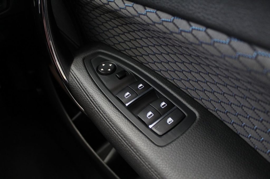 Used_2017_BLACK_BMW_1-SERIES_1