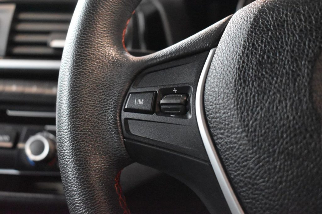 Used_2018_BLUE_BMW_1-SERIES_1