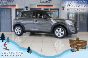 Used 2013 GREY MINI COUNTRYMAN Hatchback 1.6 COOPER 5d 122 BHP (reg. 2013-12-18) for sale in Bredbury