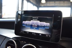 Used_2015_SILVER_MERCEDES-BENZ_C-CLASS_2