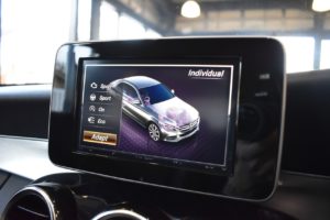 Used_2015_SILVER_MERCEDES-BENZ_C-CLASS_2