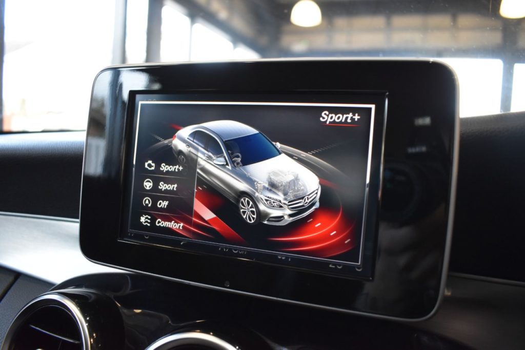 Used_2015_SILVER_MERCEDES-BENZ_C-CLASS_2