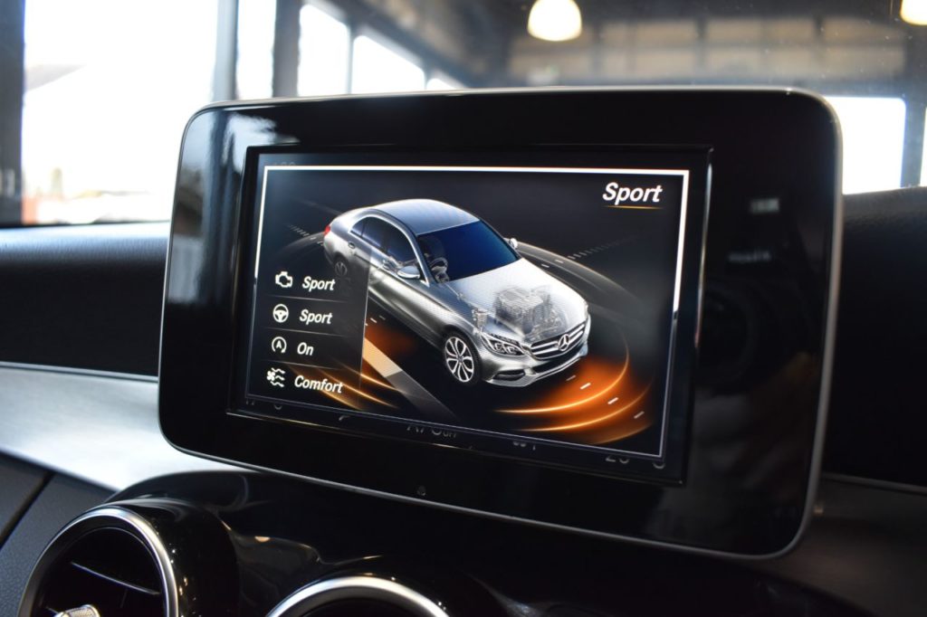 Used_2015_SILVER_MERCEDES-BENZ_C-CLASS_2
