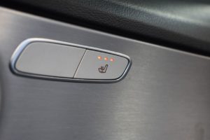 Used_2015_SILVER_MERCEDES-BENZ_C-CLASS_2