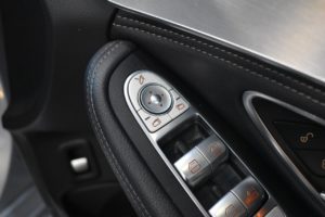 Used_2015_SILVER_MERCEDES-BENZ_C-CLASS_2