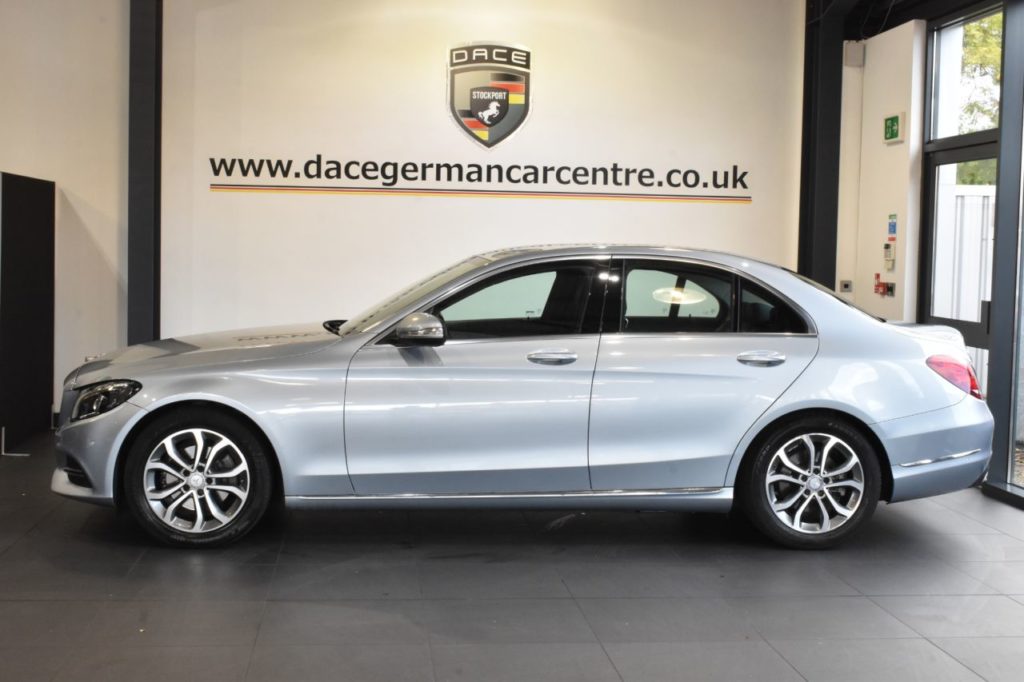 Used_2015_SILVER_MERCEDES-BENZ_C-CLASS_2