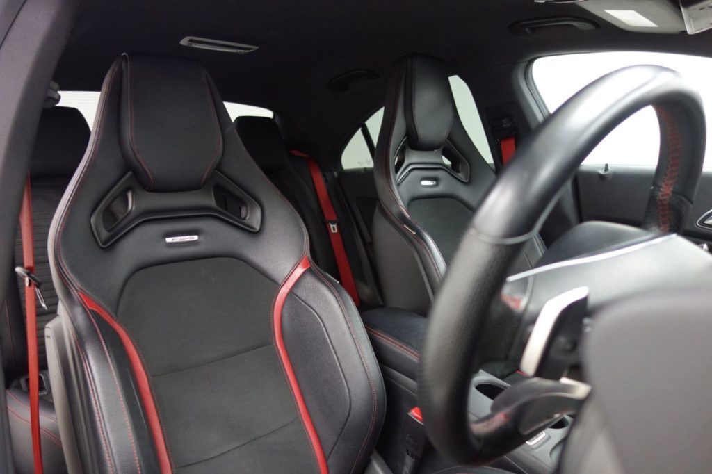 Used_2015_WHITE_MERCEDES-BENZ_CLA_2