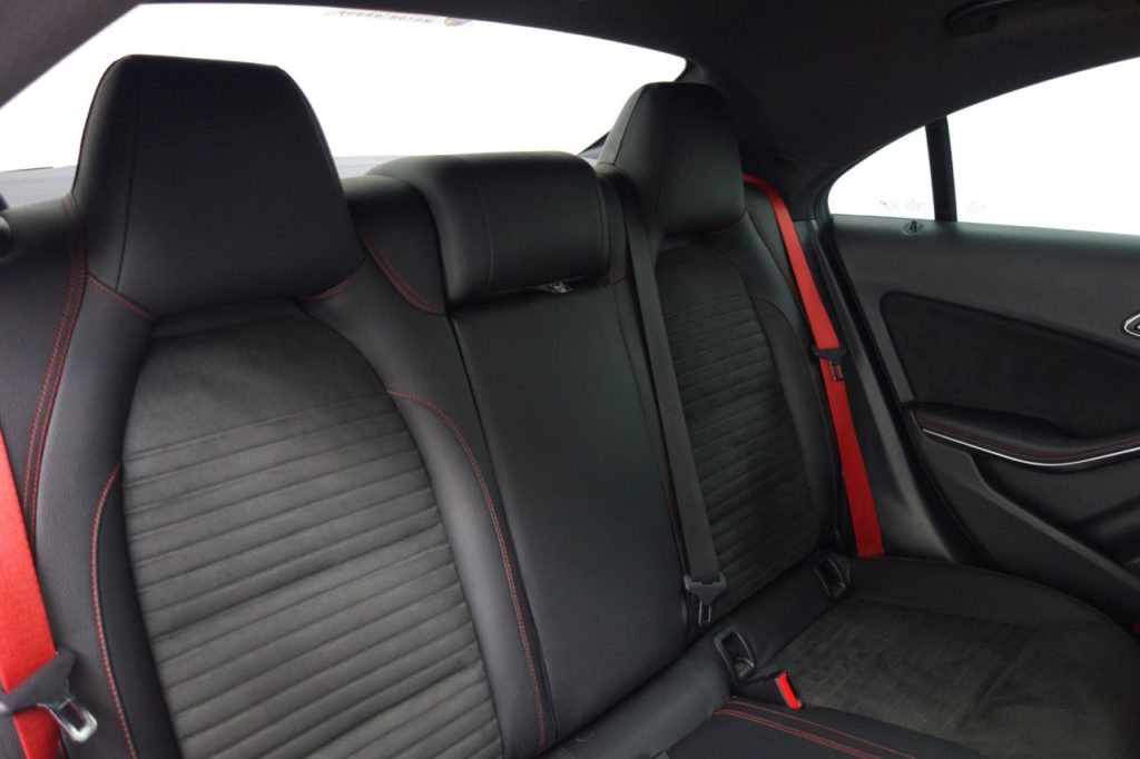 Used_2015_WHITE_MERCEDES-BENZ_CLA_2