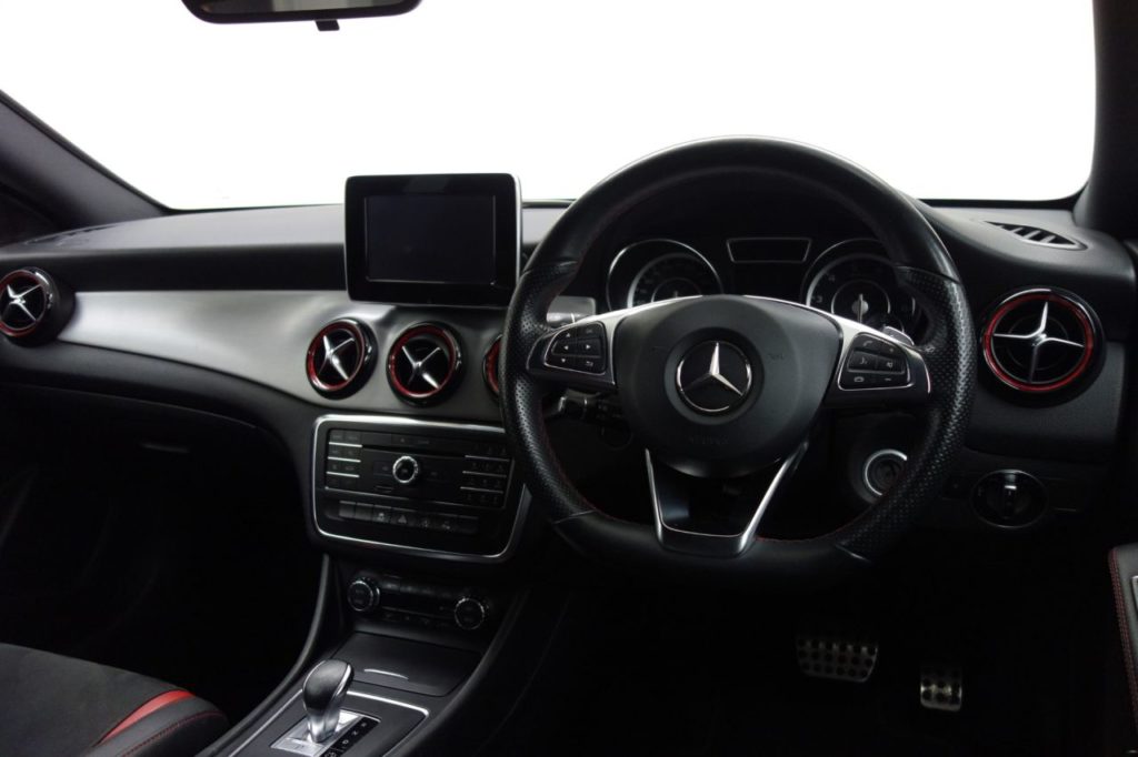 Used_2015_WHITE_MERCEDES-BENZ_CLA_2