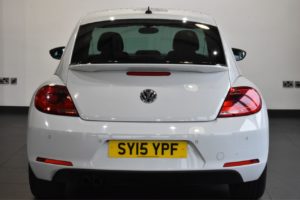 Used_2015_WHITE_VOLKSWAGEN_BEETLE_1