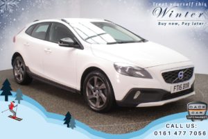 Used 2015 WHITE VOLVO V40 Hatchback 1.6 D2 CROSS COUNTRY LUX NAV 5d 113 BHP (reg. 2015-08-05) for sale in Oldham
