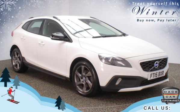 Used 2015 WHITE VOLVO V40 Hatchback 1.6 D2 CROSS COUNTRY LUX NAV 5d 113 BHP (reg. 2015-08-05) for sale in Oldham