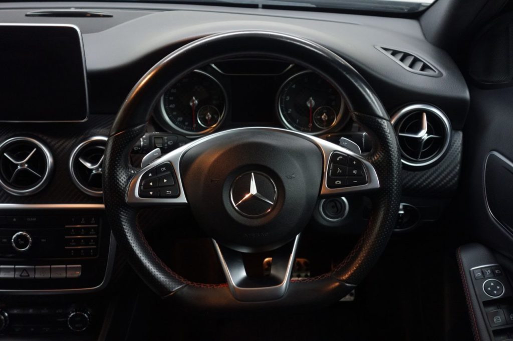 Used_2016_BLACK_MERCEDES-BENZ_A-CLASS_1