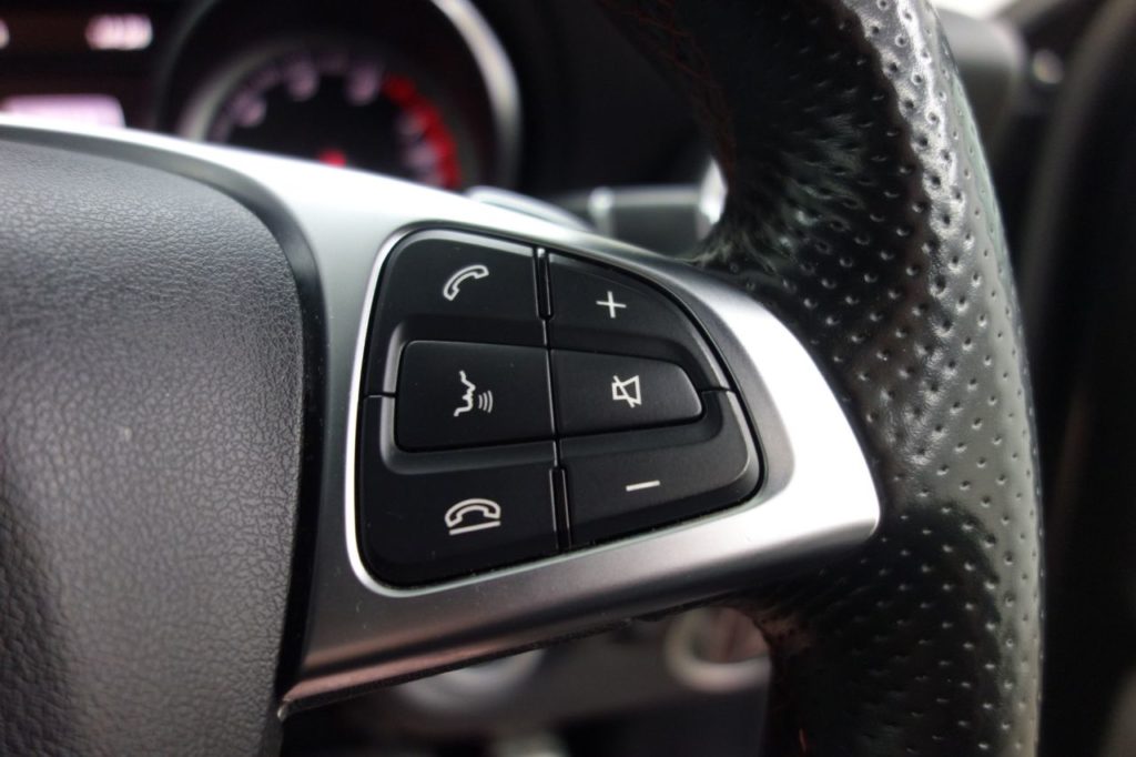 Used_2016_BLACK_MERCEDES-BENZ_A-CLASS_1