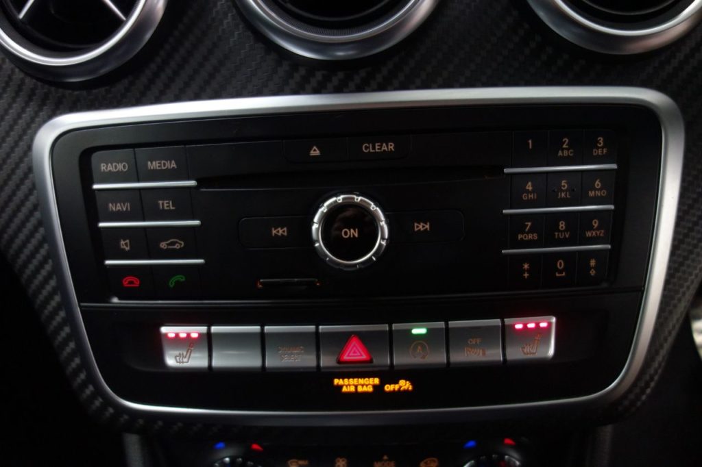 Used_2016_BLACK_MERCEDES-BENZ_A-CLASS_1