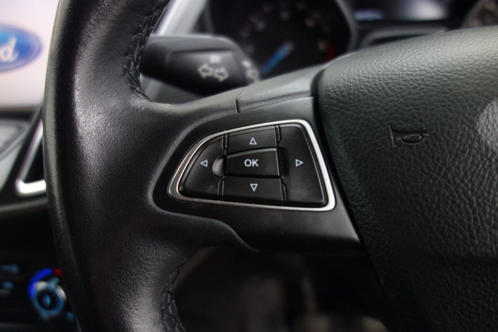 Used_2016_GREY_FORD_C-MAX_1
