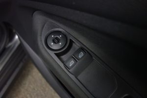 Used_2016_GREY_FORD_C-MAX_1