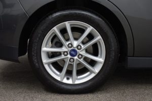 Used_2016_GREY_FORD_C-MAX_1