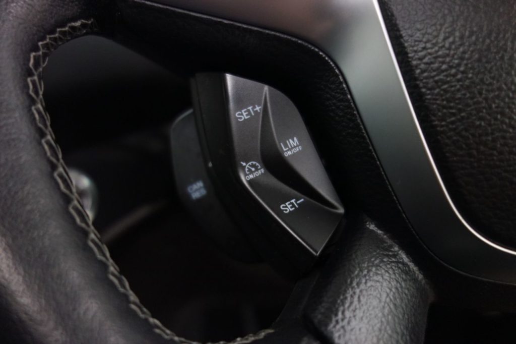 Used_2016_RED_FORD_KUGA_2