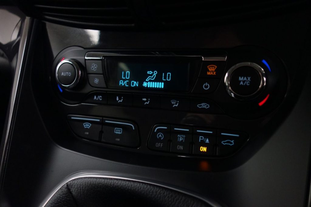 Used_2016_RED_FORD_KUGA_2