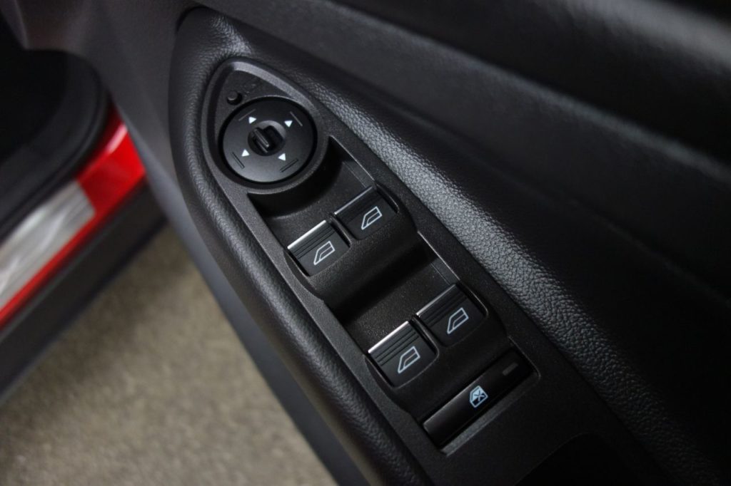 Used_2016_RED_FORD_KUGA_2