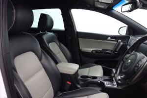 Used_2016_WHITE_KIA_SPORTAGE_2