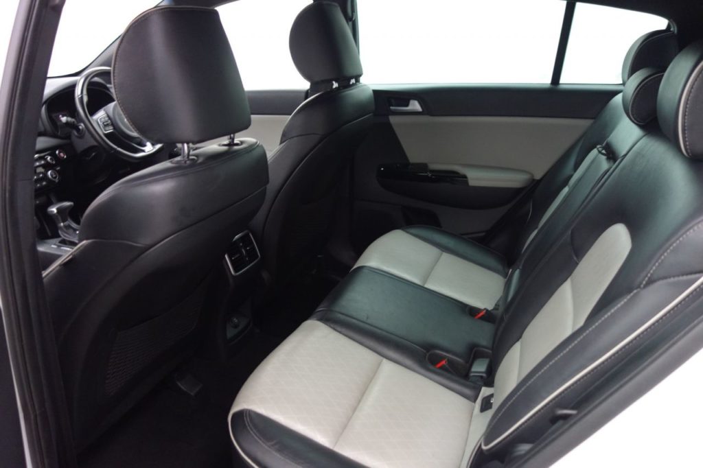 Used_2016_WHITE_KIA_SPORTAGE_2