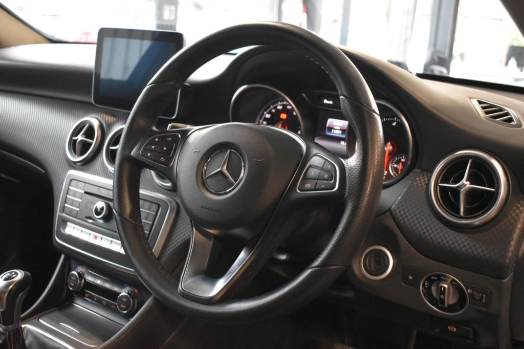 Used_2017_BLUE_MERCEDES-BENZ_A-CLASS_1