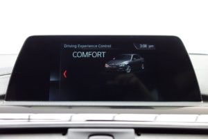 Used_2017_WHITE_BMW_3-SERIES_2