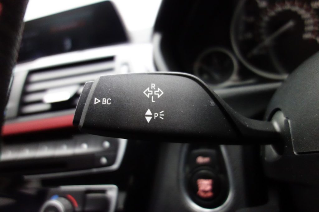 Used_2017_WHITE_BMW_3-SERIES_2