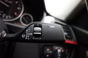 Used_2017_WHITE_BMW_3-SERIES_2