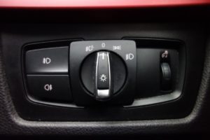 Used_2017_WHITE_BMW_3-SERIES_2