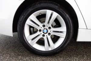 Used_2017_WHITE_BMW_3-SERIES_2