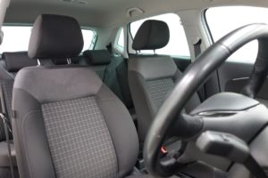 Used_2017_WHITE_VOLKSWAGEN_POLO_1