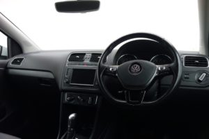 Used_2017_WHITE_VOLKSWAGEN_POLO_1