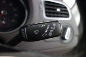 Used_2017_WHITE_VOLKSWAGEN_POLO_1