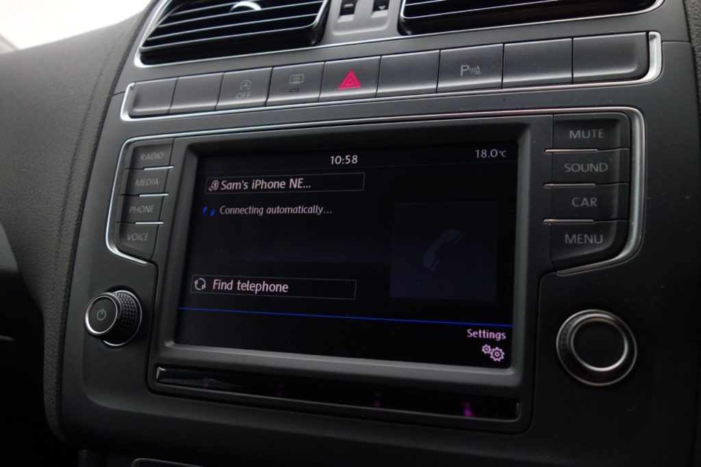 Used_2017_WHITE_VOLKSWAGEN_POLO_1