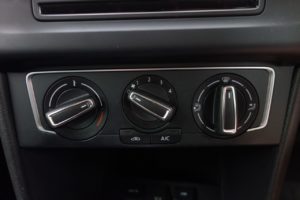 Used_2017_WHITE_VOLKSWAGEN_POLO_1