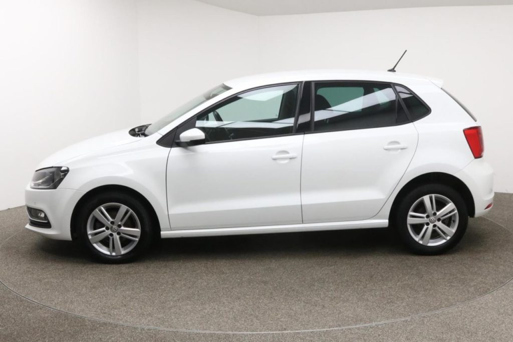 Used_2017_WHITE_VOLKSWAGEN_POLO_1