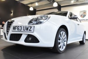 Used_2013_WHITE_ALFA-ROMEO_GIULIETTA_2