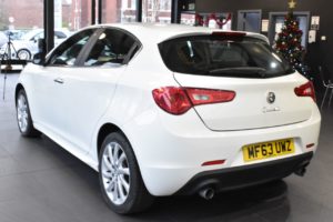 Used_2013_WHITE_ALFA-ROMEO_GIULIETTA_2