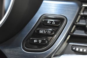 Used_2013_WHITE_ALFA-ROMEO_GIULIETTA_2