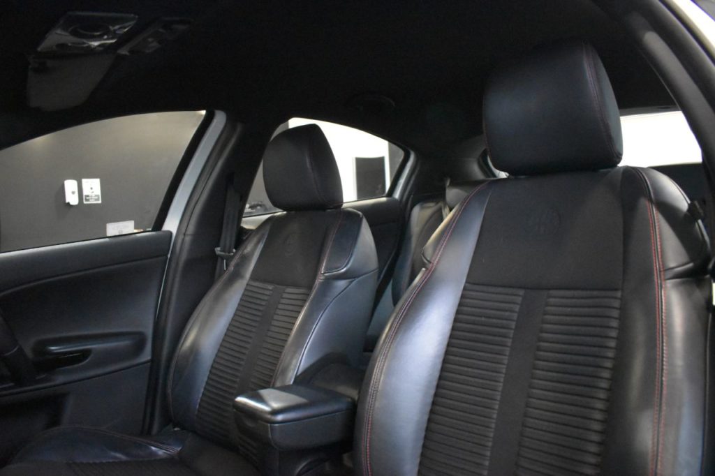 Used_2013_WHITE_ALFA-ROMEO_GIULIETTA_2