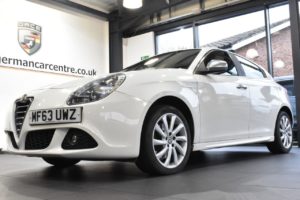 Used_2013_WHITE_ALFA-ROMEO_GIULIETTA_2