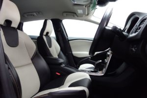 Used_2014_BLACK_VOLVO_V40_1