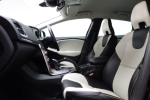 Used_2014_BLACK_VOLVO_V40_1