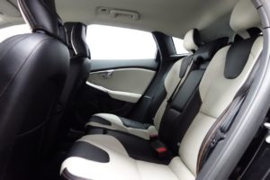 Used_2014_BLACK_VOLVO_V40_1