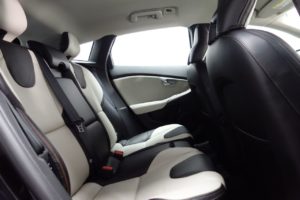 Used_2014_BLACK_VOLVO_V40_1